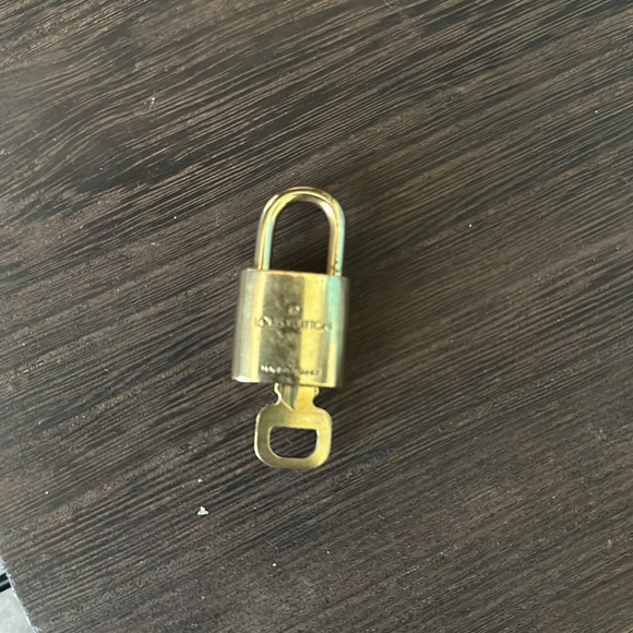 Louis Vuitton Lock & Key #322 - Picture 2 of 2